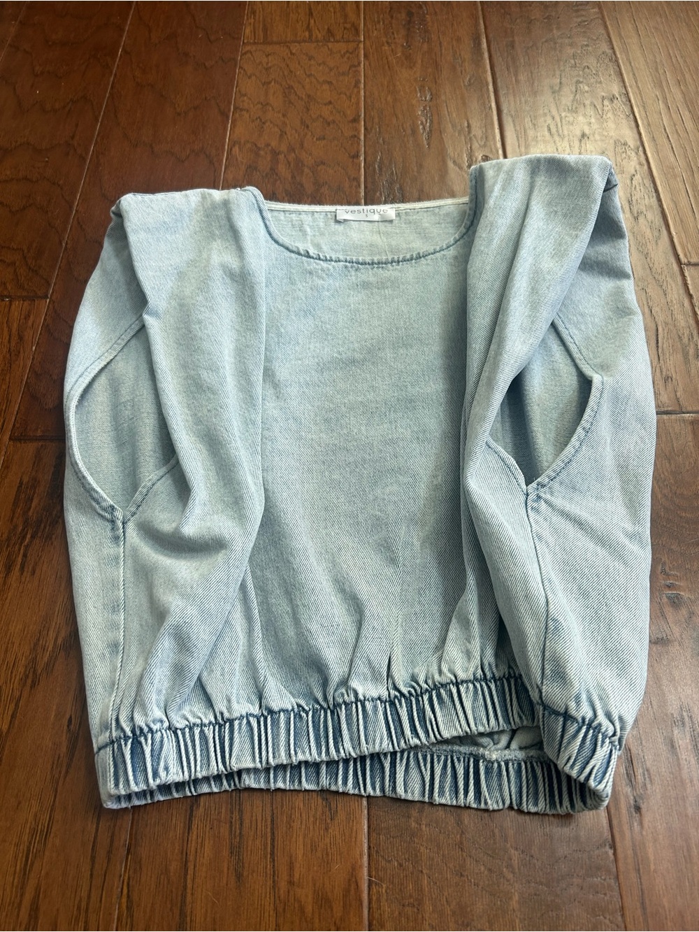 Vestique Light Wash Denim Pullover Top - Picture 3 of 5